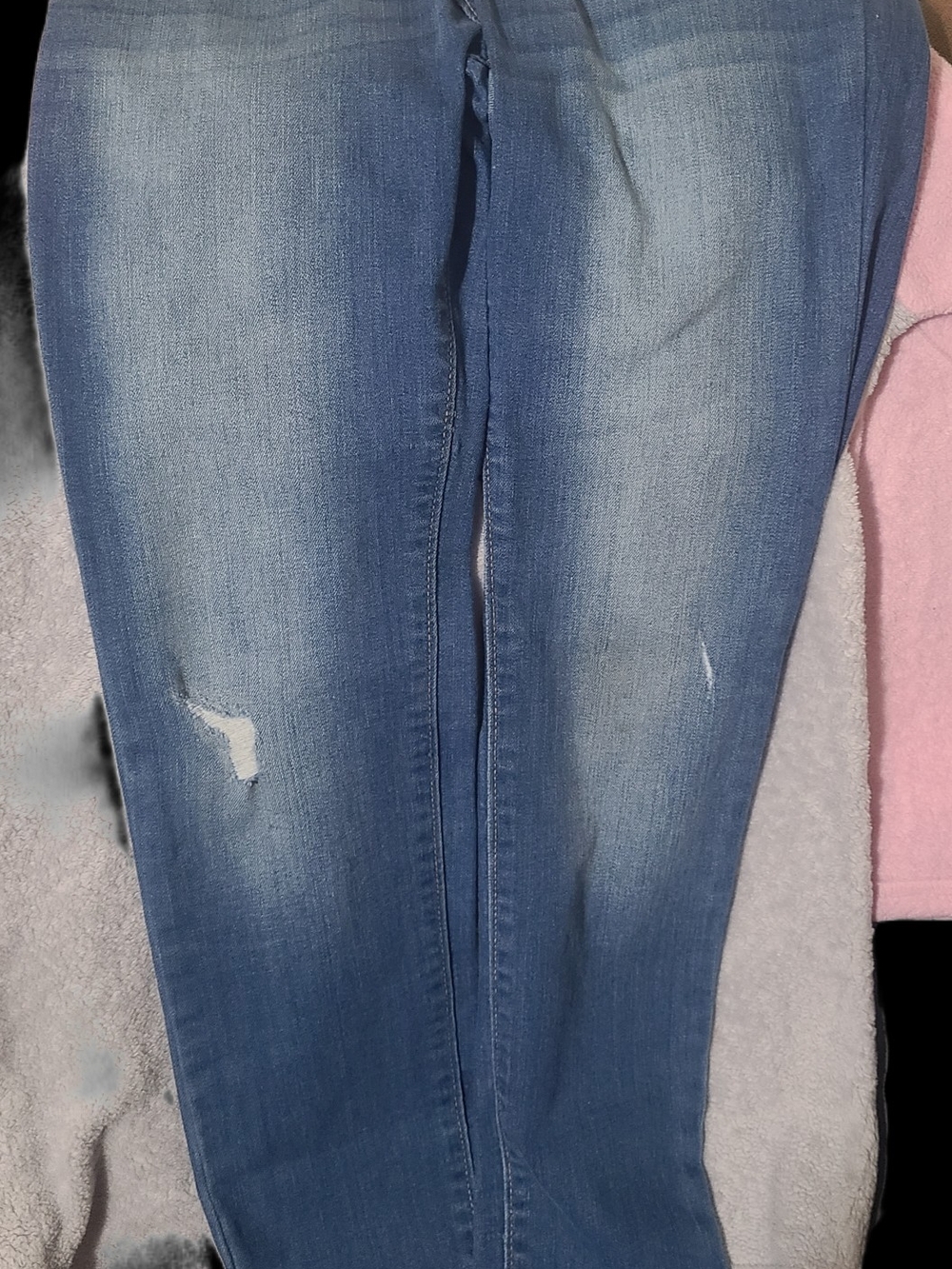 Women’s Light Blue Distressed Skinny Jeans